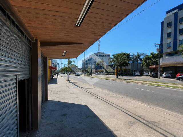 Casa comercial para Venda em Cabo Frio - 2