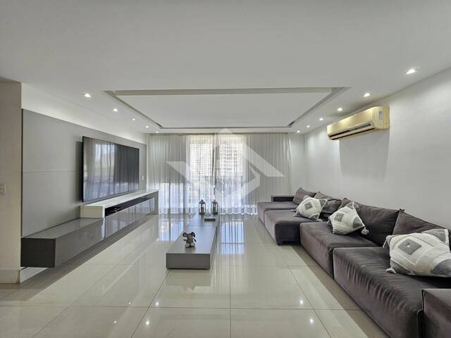 #4912 - Apartamento para Venda em Rio de Janeiro - RJ