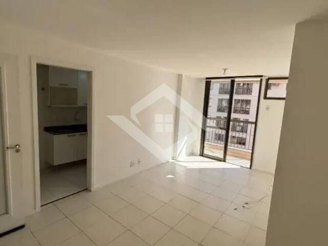 #4914 - Apartamento para Venda em Rio de Janeiro - RJ