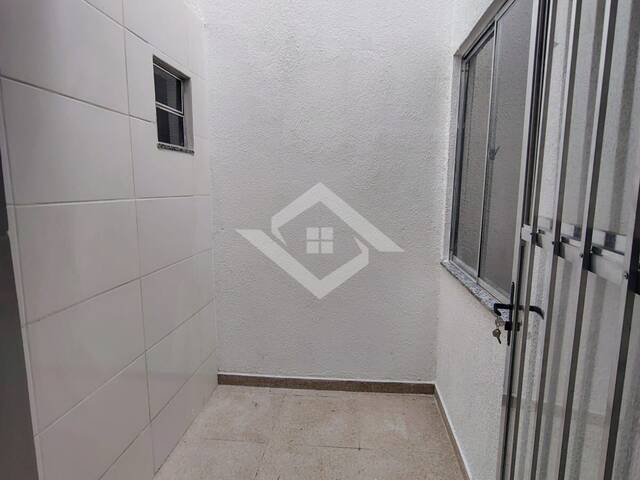 Apartamento de 1 Quarto por R$ 170 Mil no Colubandê, São Gonçalo - foto 3