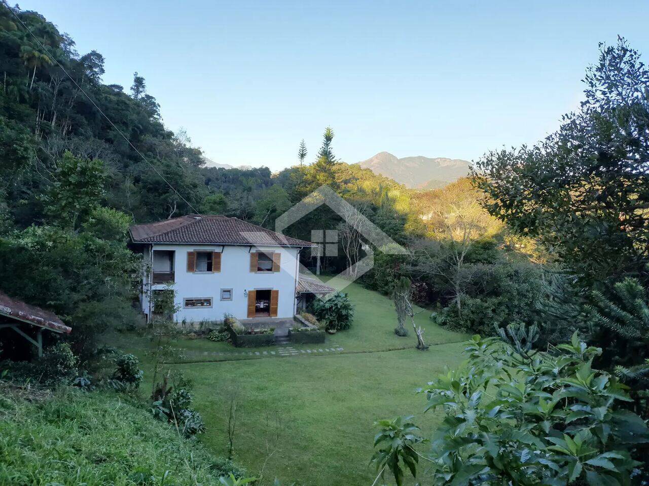Sítio à venda com 6 quartos, 300m² - Foto 1
