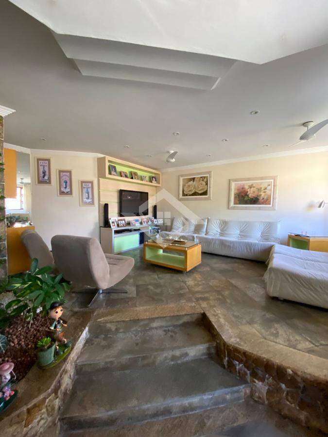 Casa à venda com 4 quartos, 560m² - Foto 7