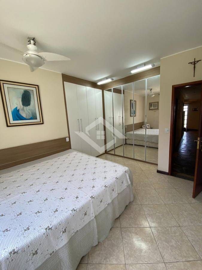 Casa à venda com 4 quartos, 560m² - Foto 18