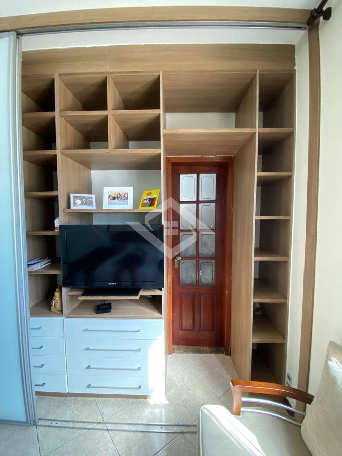 Casa à venda com 4 quartos, 560m² - Foto 19