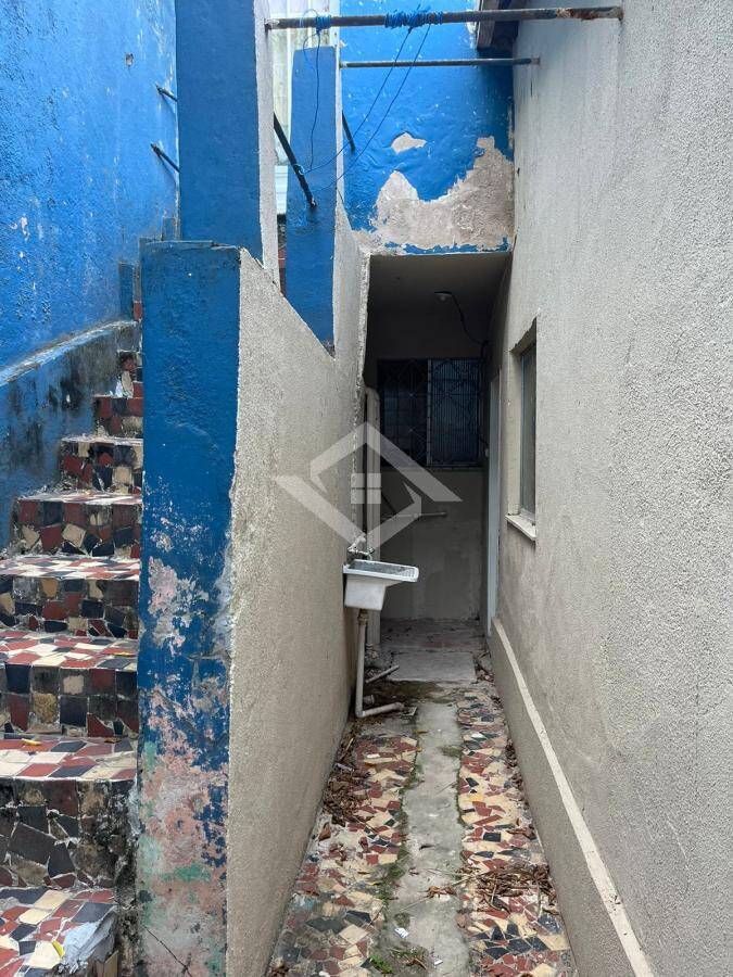 Casa à venda e aluguel com 2 quartos, 50m² - Foto 11