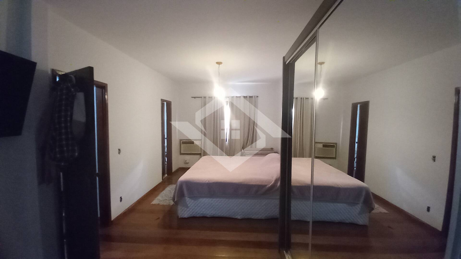 Casa à venda com 4 quartos, 220m² - Foto 12