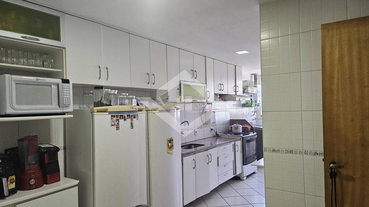 Apartamento à venda com 4 quartos, 165m² - Foto 16