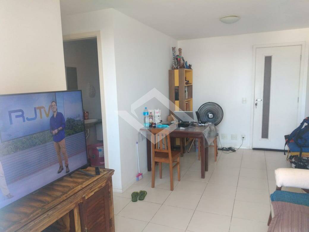 Apartamento à venda e aluguel com 2 quartos, 65m² - Foto 3