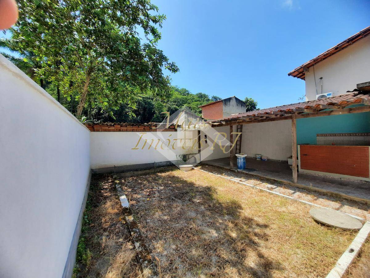 Casa à venda com 2 quartos, 220m² - Foto 3