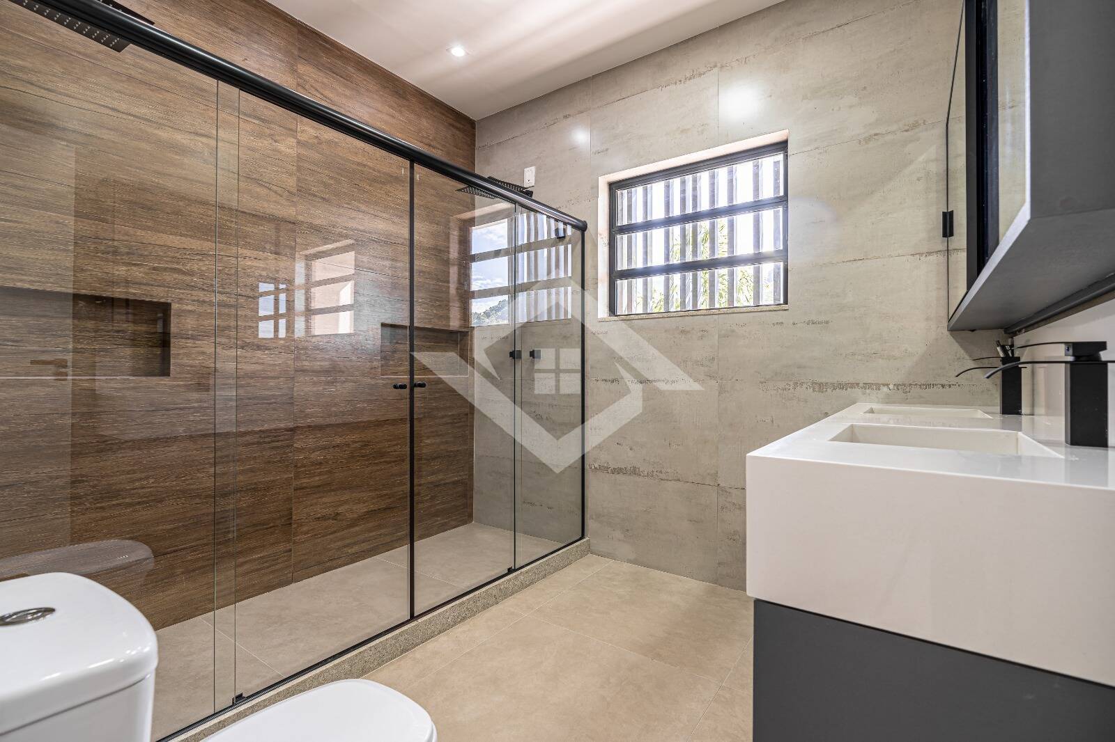 Casa à venda com 4 quartos, 202m² - Foto 18