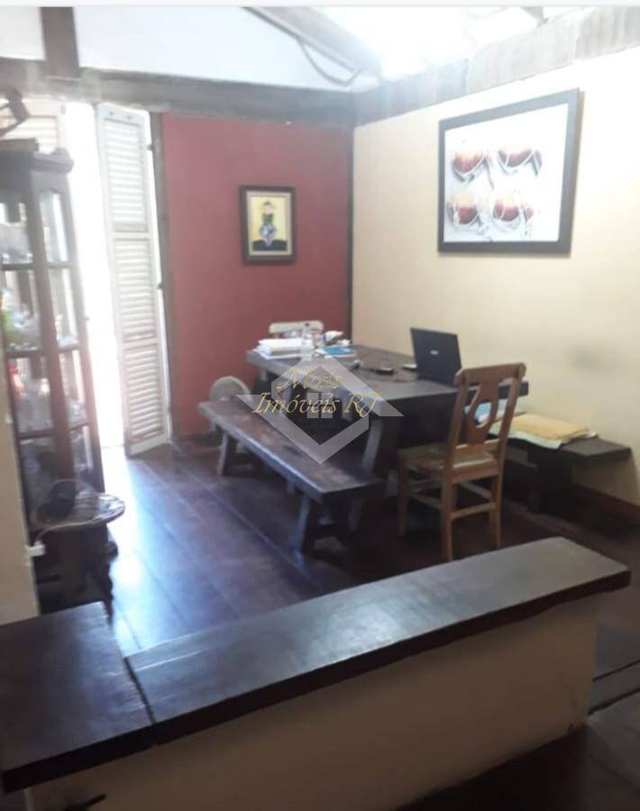 Casa à venda com 3 quartos, 360m² - Foto 14