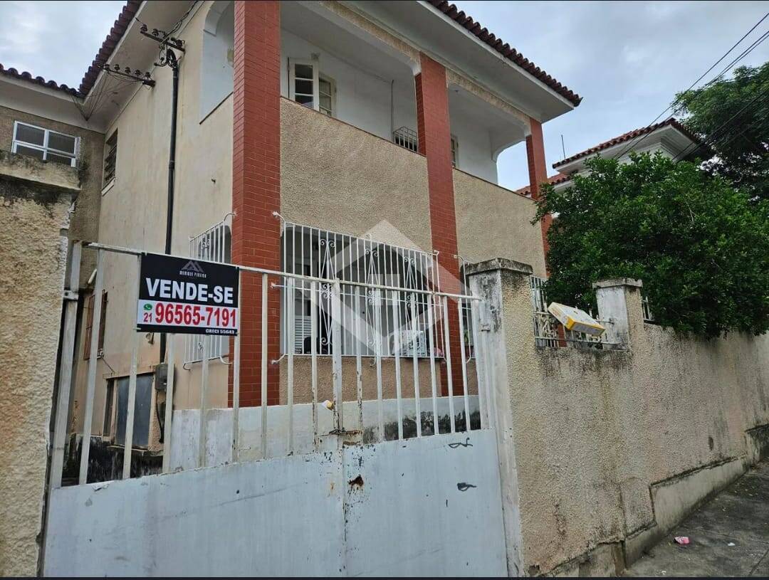 Casa à venda com 8 quartos, 211m² - Foto 9