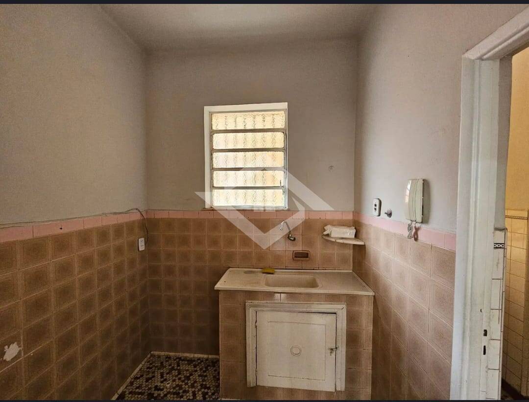 Casa à venda com 8 quartos, 211m² - Foto 11