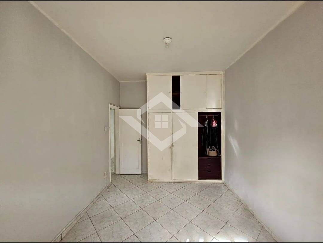 Casa à venda com 8 quartos, 211m² - Foto 14