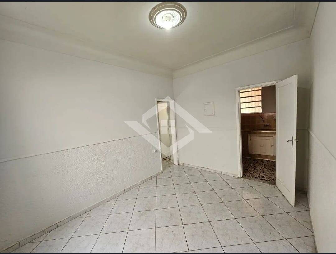 Casa à venda com 8 quartos, 211m² - Foto 15