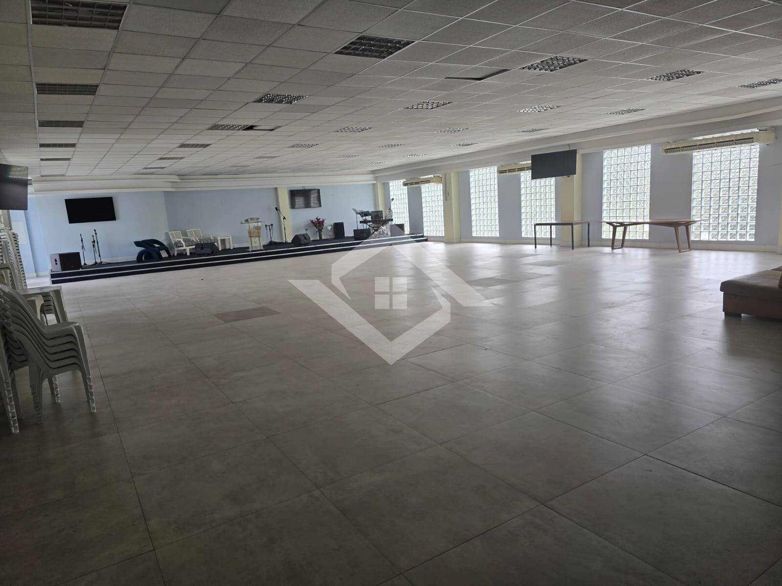 Depósito-Galpão-Armazém para alugar, 1000m² - Foto 1