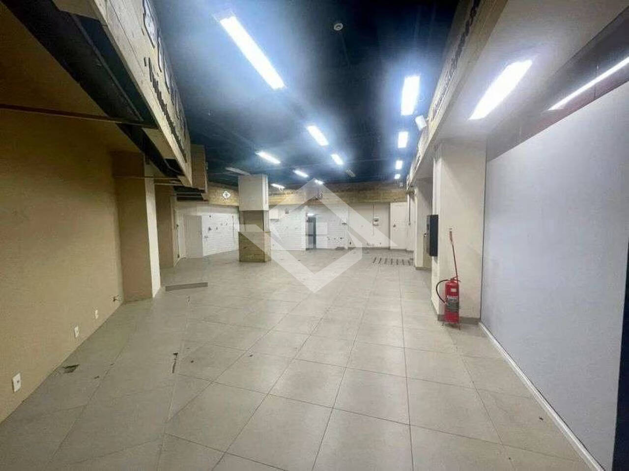 Loja-Salão para alugar, 218m² - Foto 3