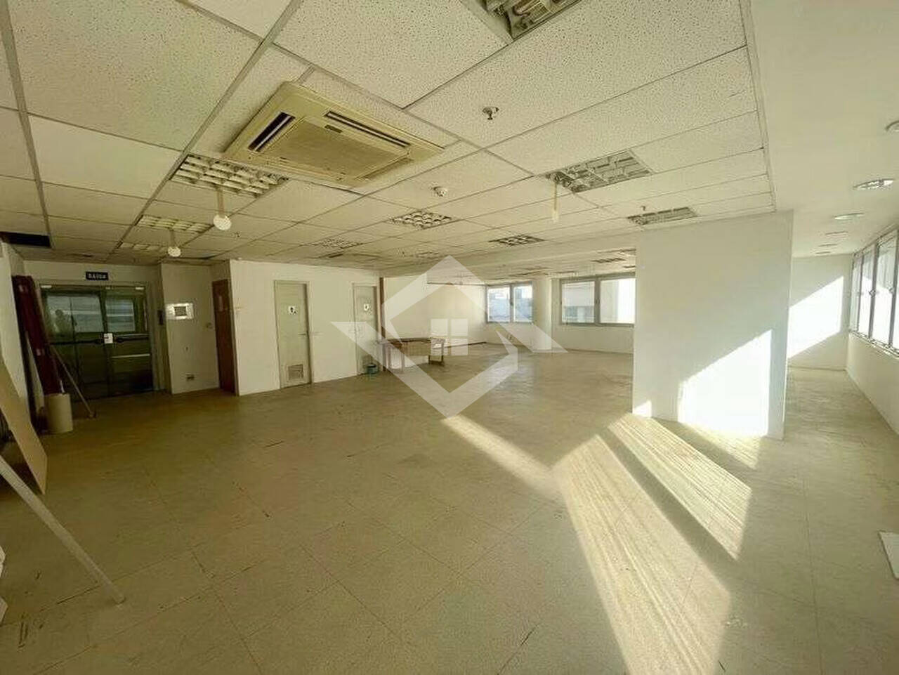 Prédio Inteiro para alugar, 188m² - Foto 2
