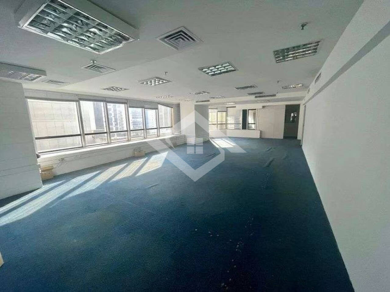 Prédio Inteiro à venda e aluguel, 192m² - Foto 1