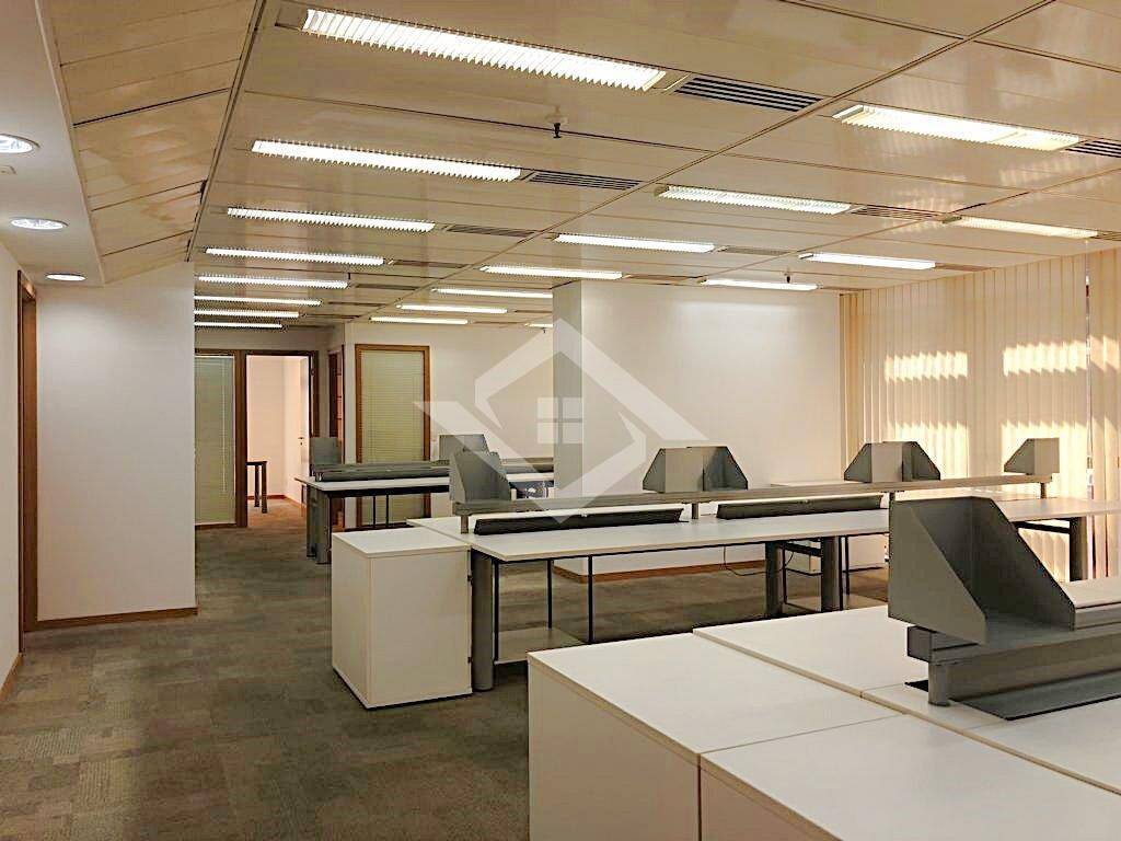 Prédio Inteiro para alugar, 242m² - Foto 1
