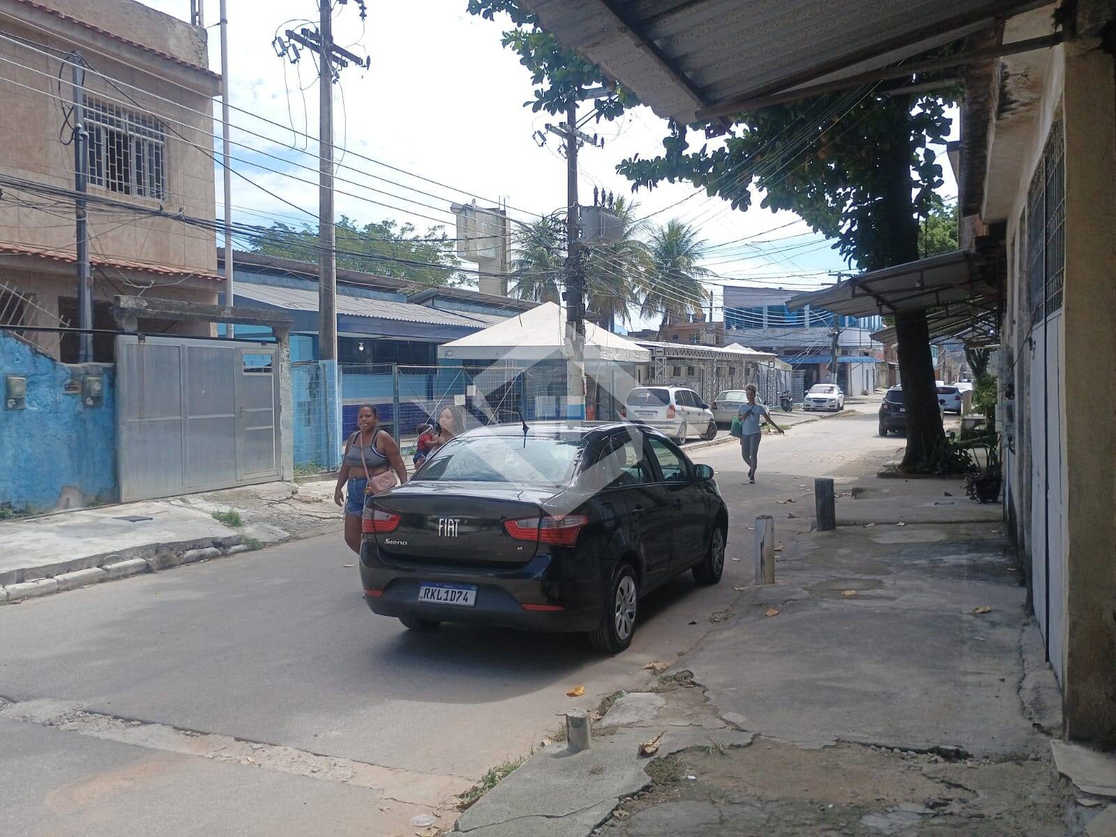 Casa à venda com 2 quartos, 200m² - Foto 2