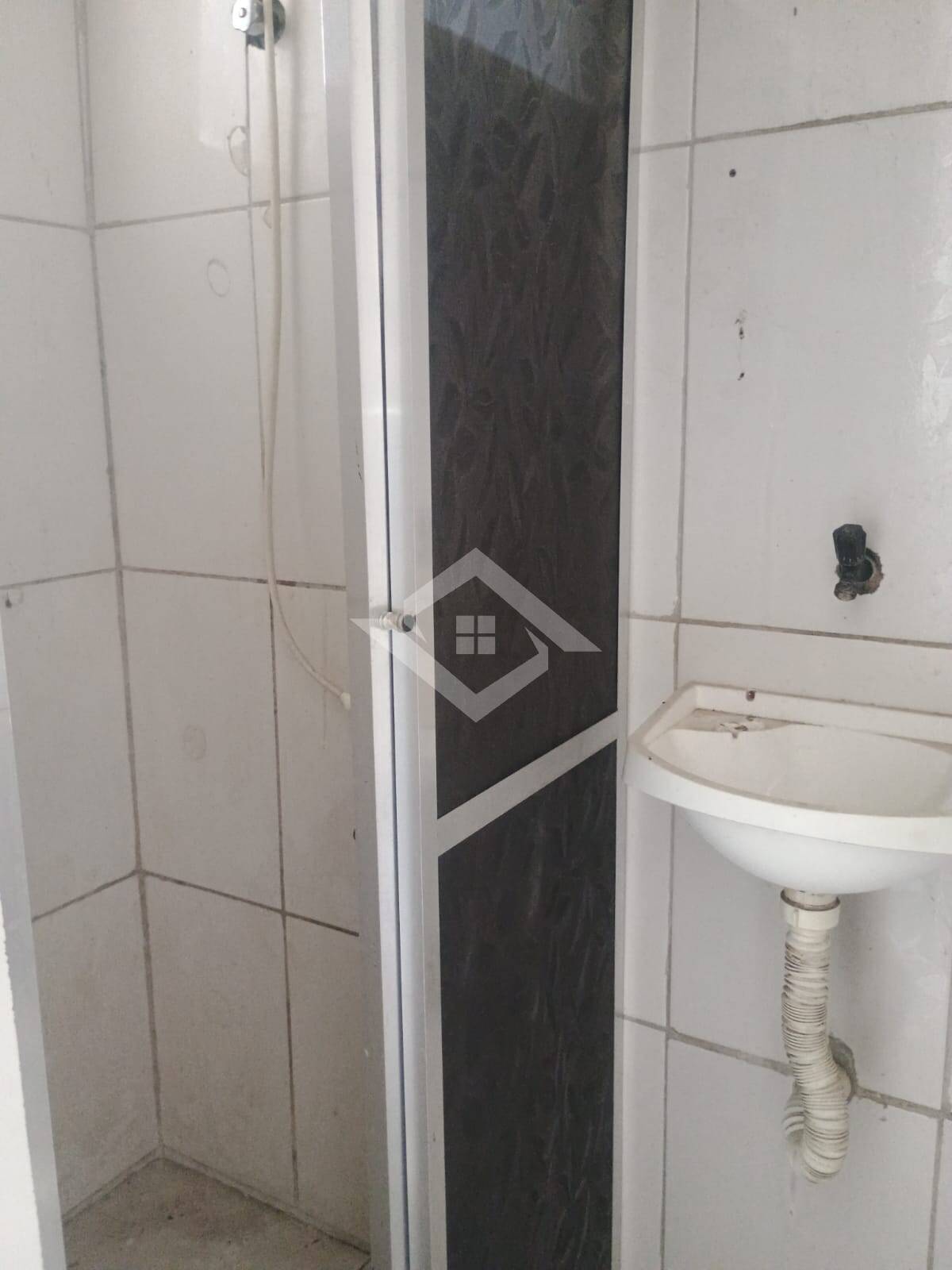 Casa à venda com 2 quartos, 200m² - Foto 4