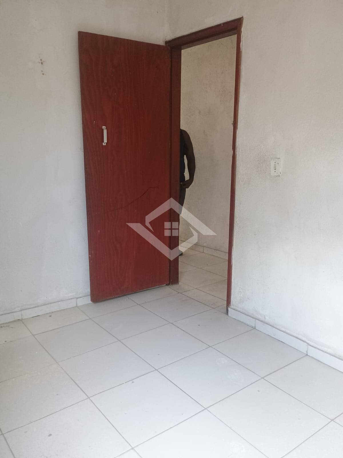 Casa à venda com 2 quartos, 200m² - Foto 8