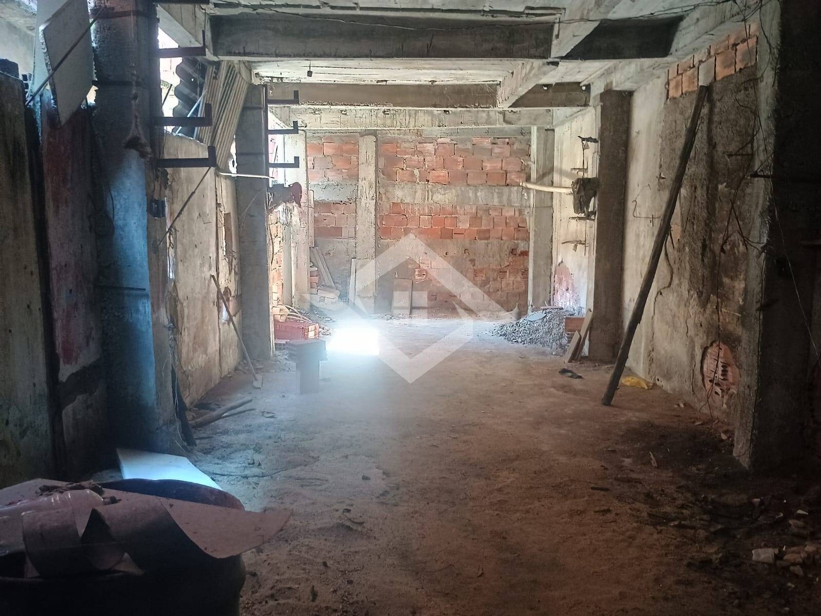 Casa à venda com 2 quartos, 200m² - Foto 14