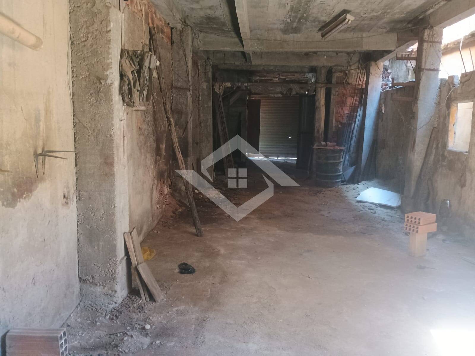Casa à venda com 2 quartos, 200m² - Foto 15