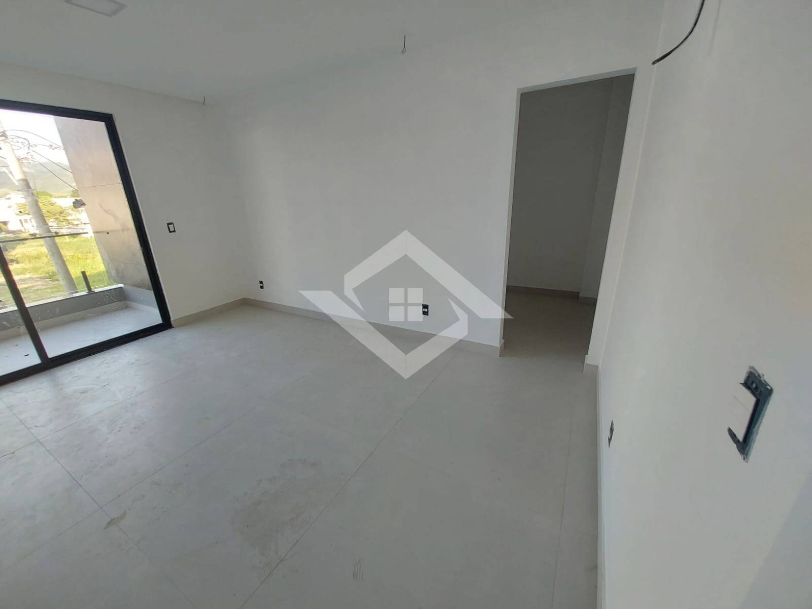Casa de Condomínio à venda com 3 quartos, 251m² - Foto 2