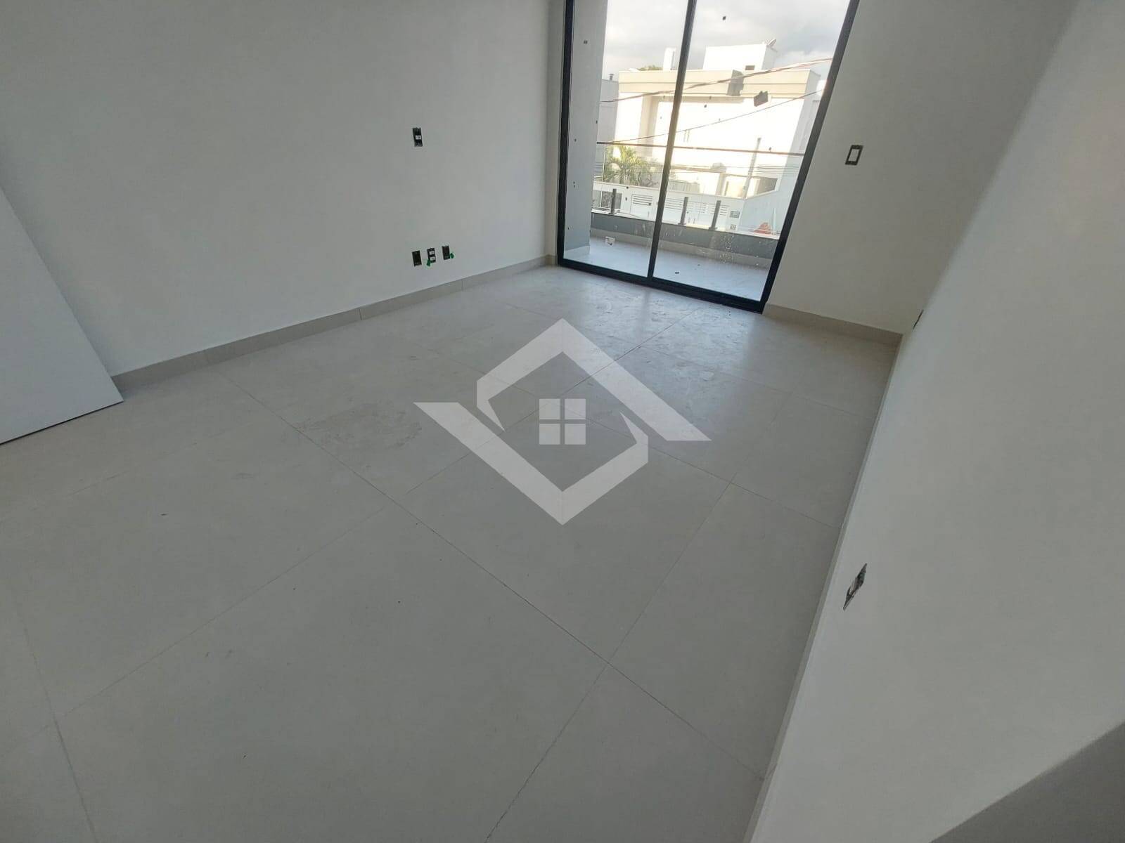 Casa de Condomínio à venda com 3 quartos, 251m² - Foto 3