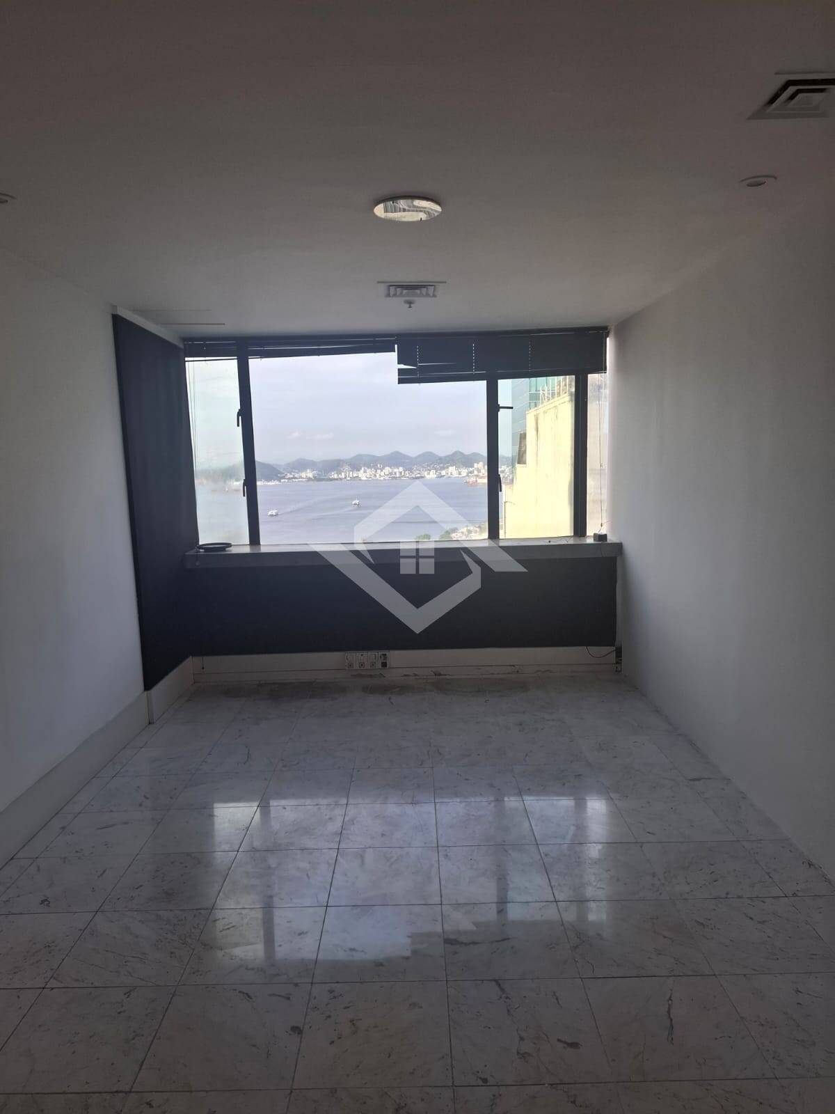 Prédio Inteiro - Foto 1