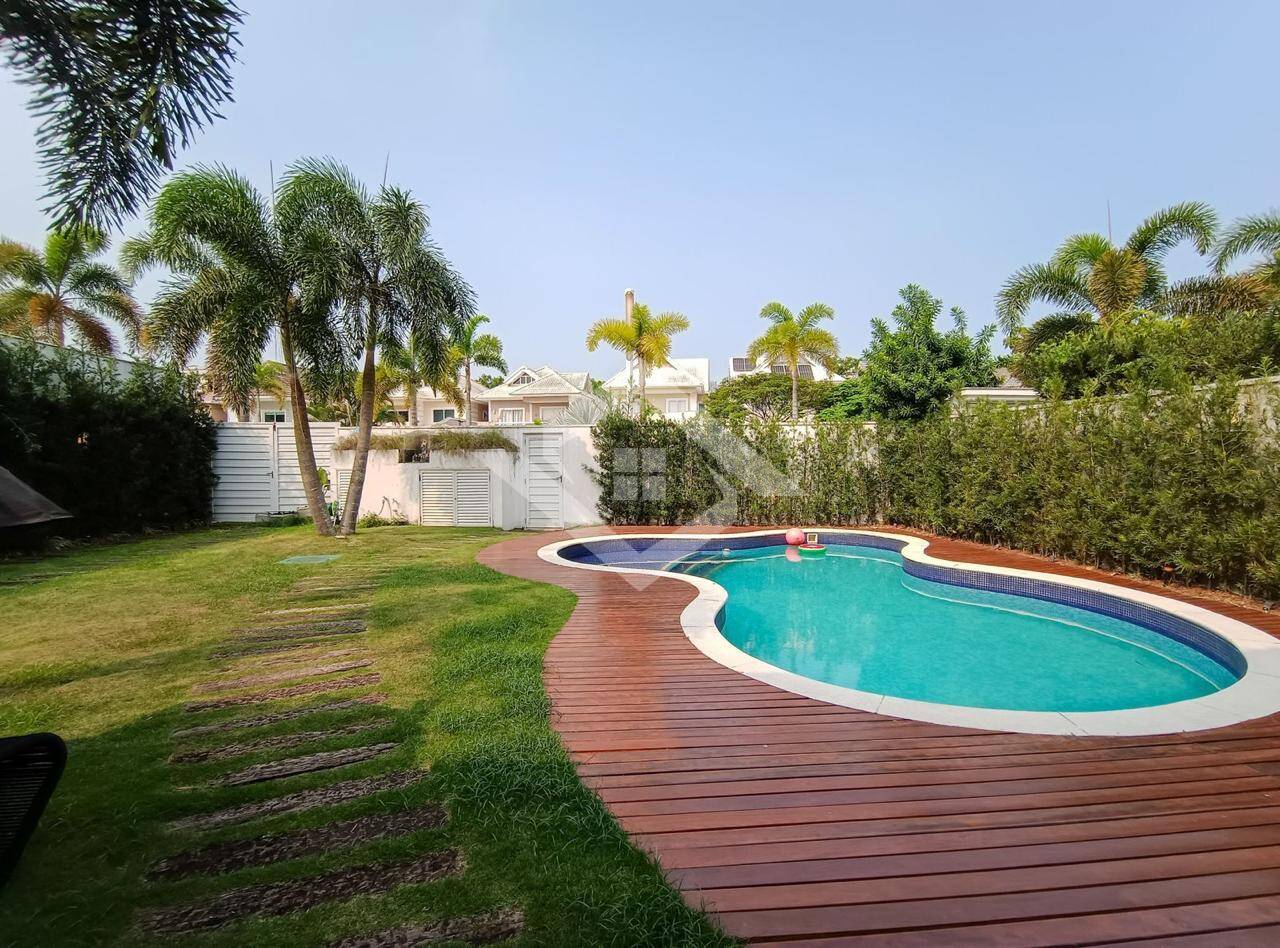 Casa para alugar com 4 quartos, 480m² - Foto 9