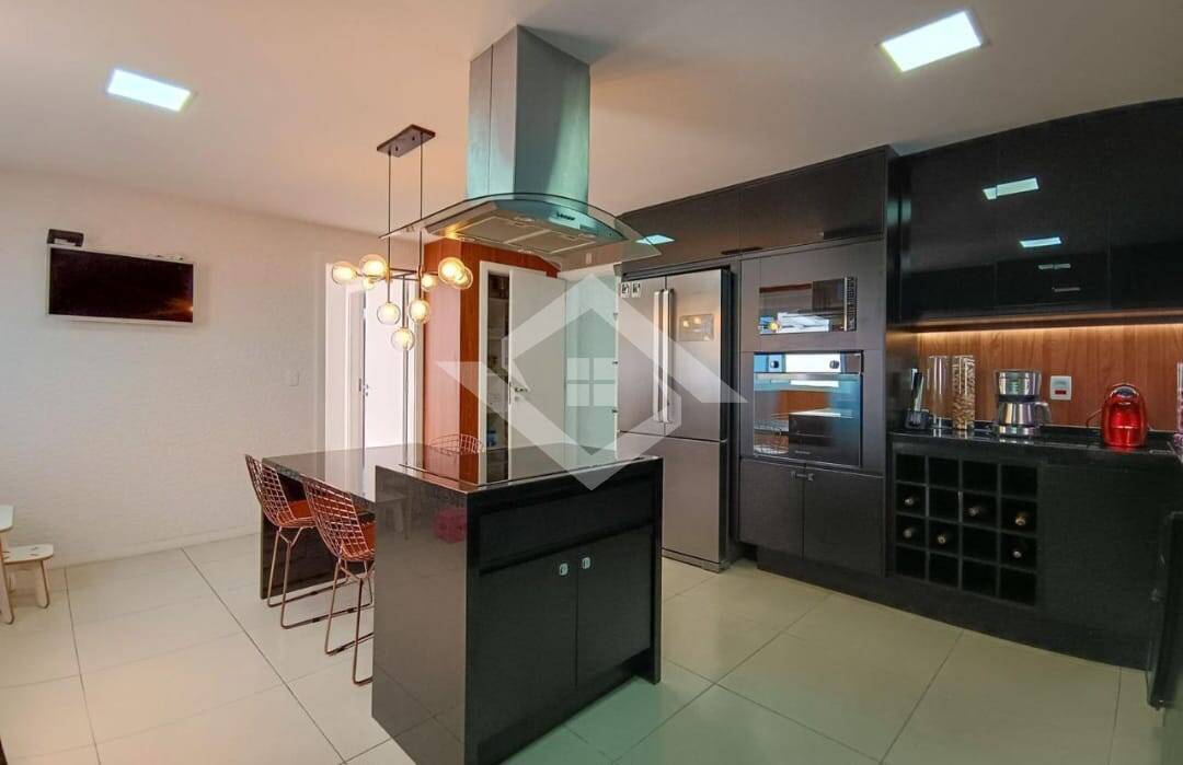 Casa para alugar com 4 quartos, 480m² - Foto 11