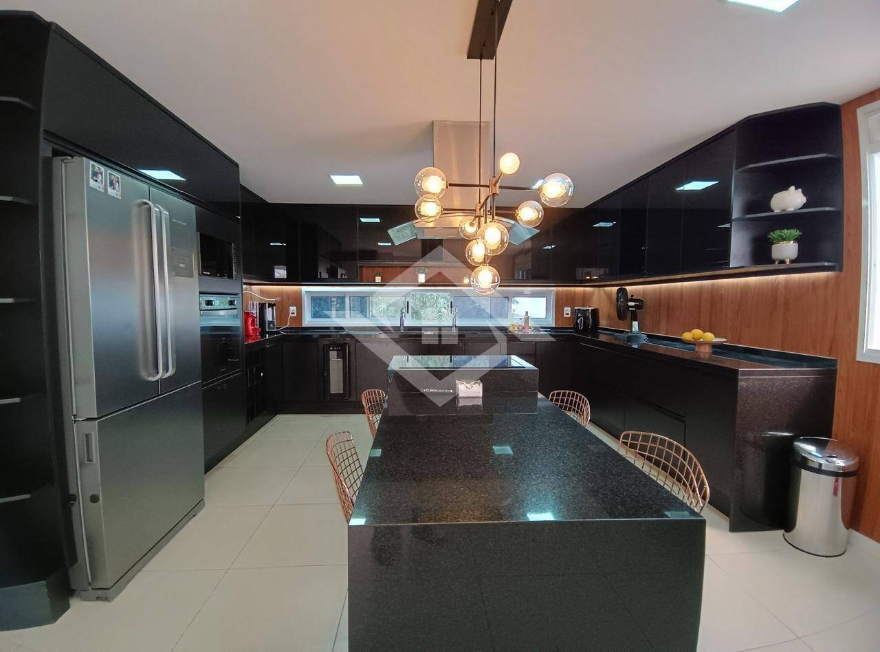 Casa para alugar com 4 quartos, 480m² - Foto 35