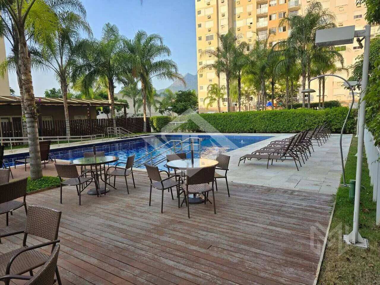 Apartamento à venda com 2 quartos, 61m² - Foto 6