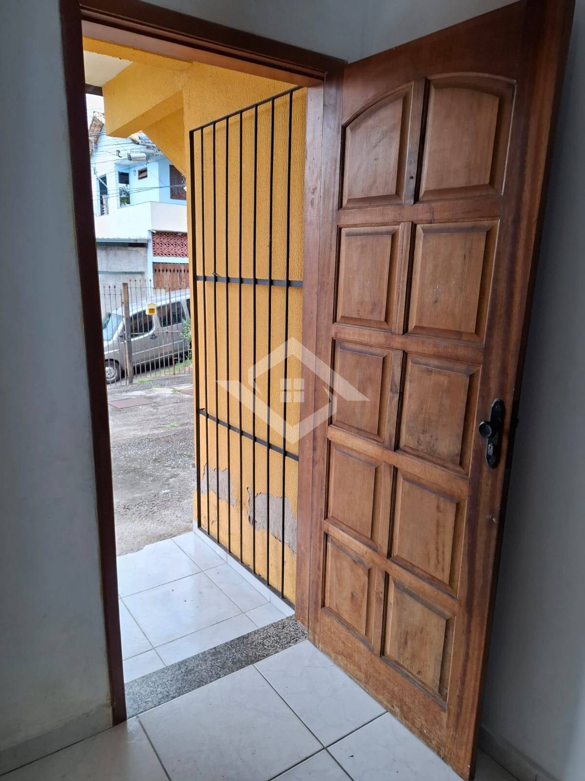 Casa à venda com 2 quartos, 70m² - Foto 3