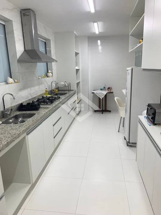 Apartamento para alugar com 4 quartos, 300m² - Foto 6