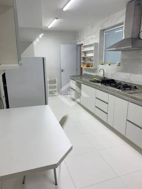 Apartamento para alugar com 4 quartos, 300m² - Foto 7