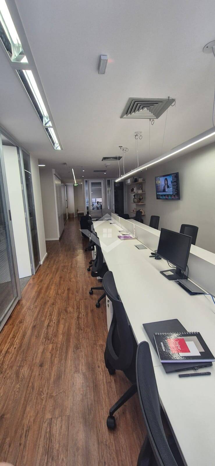 Prédio Inteiro para alugar, 142m² - Foto 2