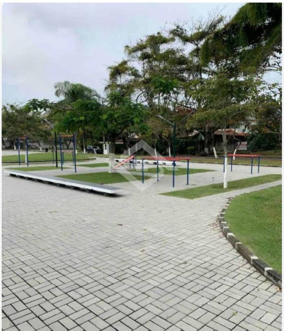 Casa para alugar com 4 quartos, 320m² - Foto 6