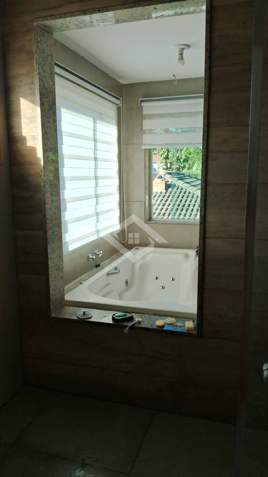 Casa para alugar com 4 quartos, 320m² - Foto 30