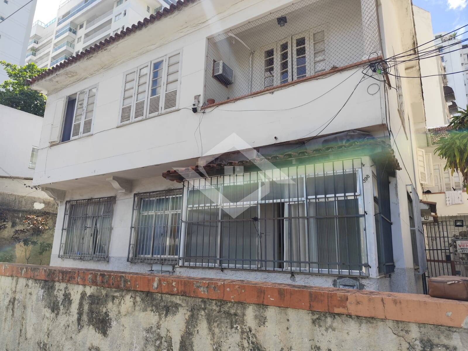 Apartamento à venda com 2 quartos, 70m² - Foto 1