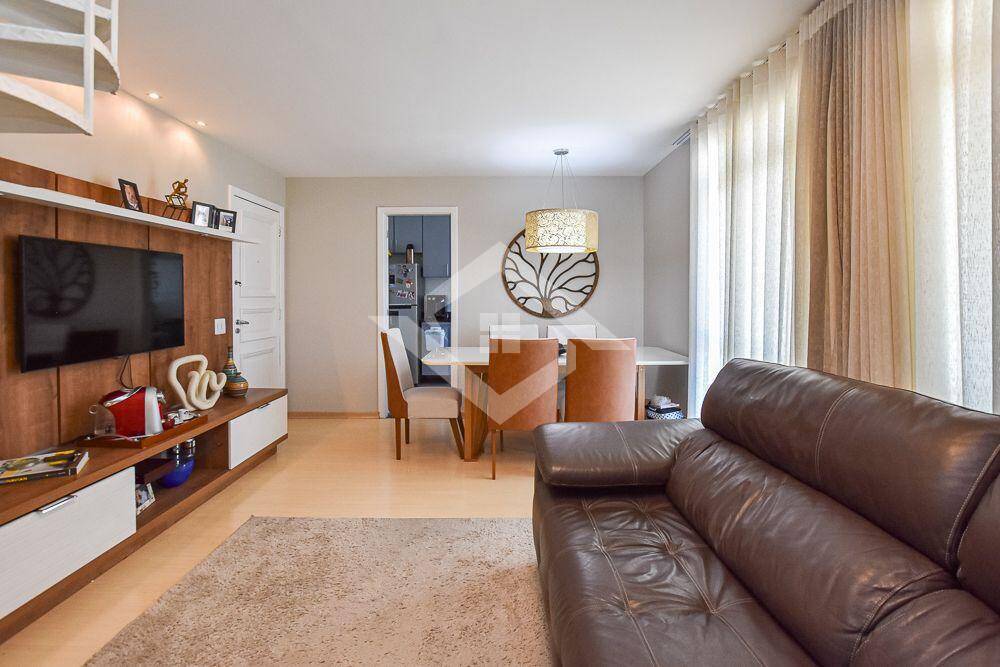Cobertura à venda com 3 quartos, 200m² - Foto 1
