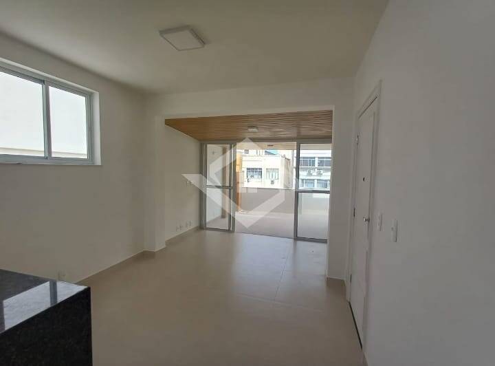 Cobertura à venda com 1 quarto, 75m² - Foto 4