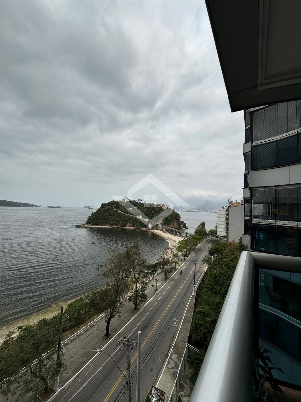 Apartamento à venda com 4 quartos, 321m² - Foto 2