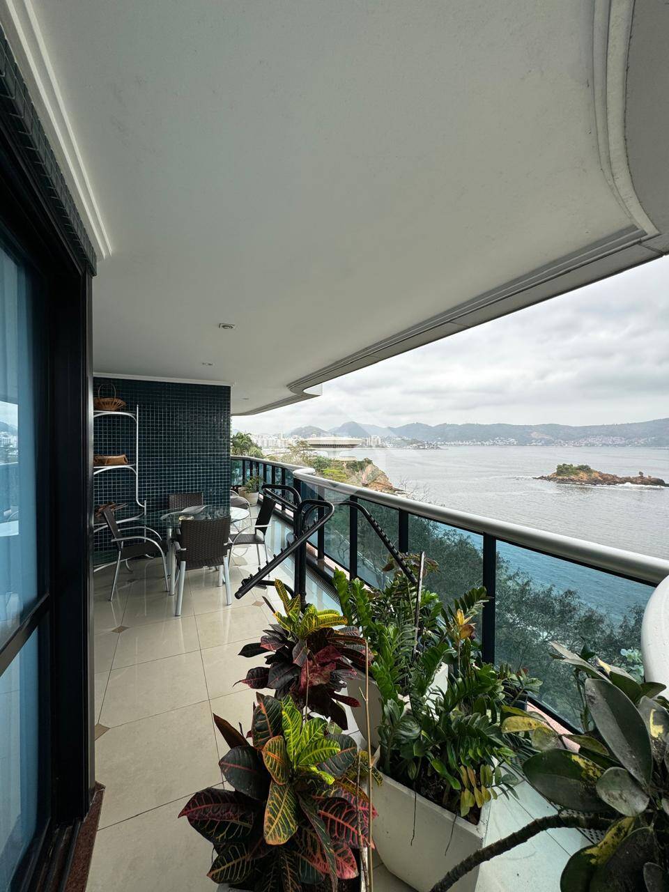 Apartamento à venda com 4 quartos, 321m² - Foto 8