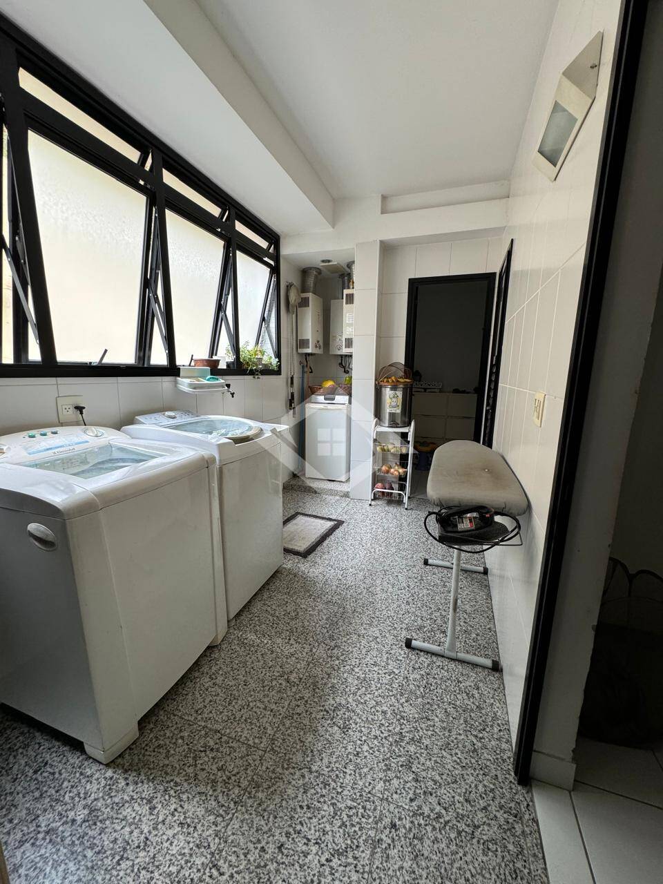 Apartamento à venda com 4 quartos, 321m² - Foto 14