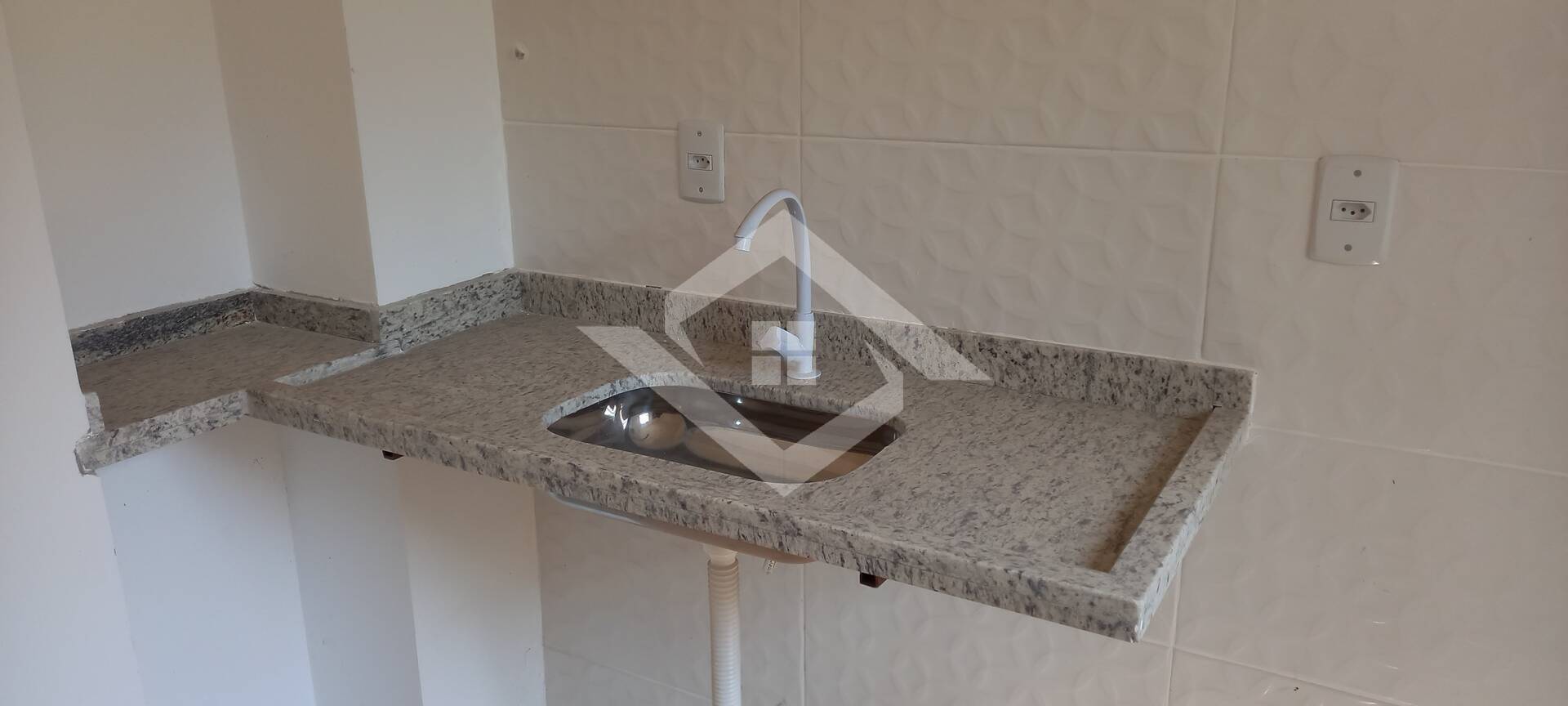 Casa para alugar com 2 quartos, 55m² - Foto 16