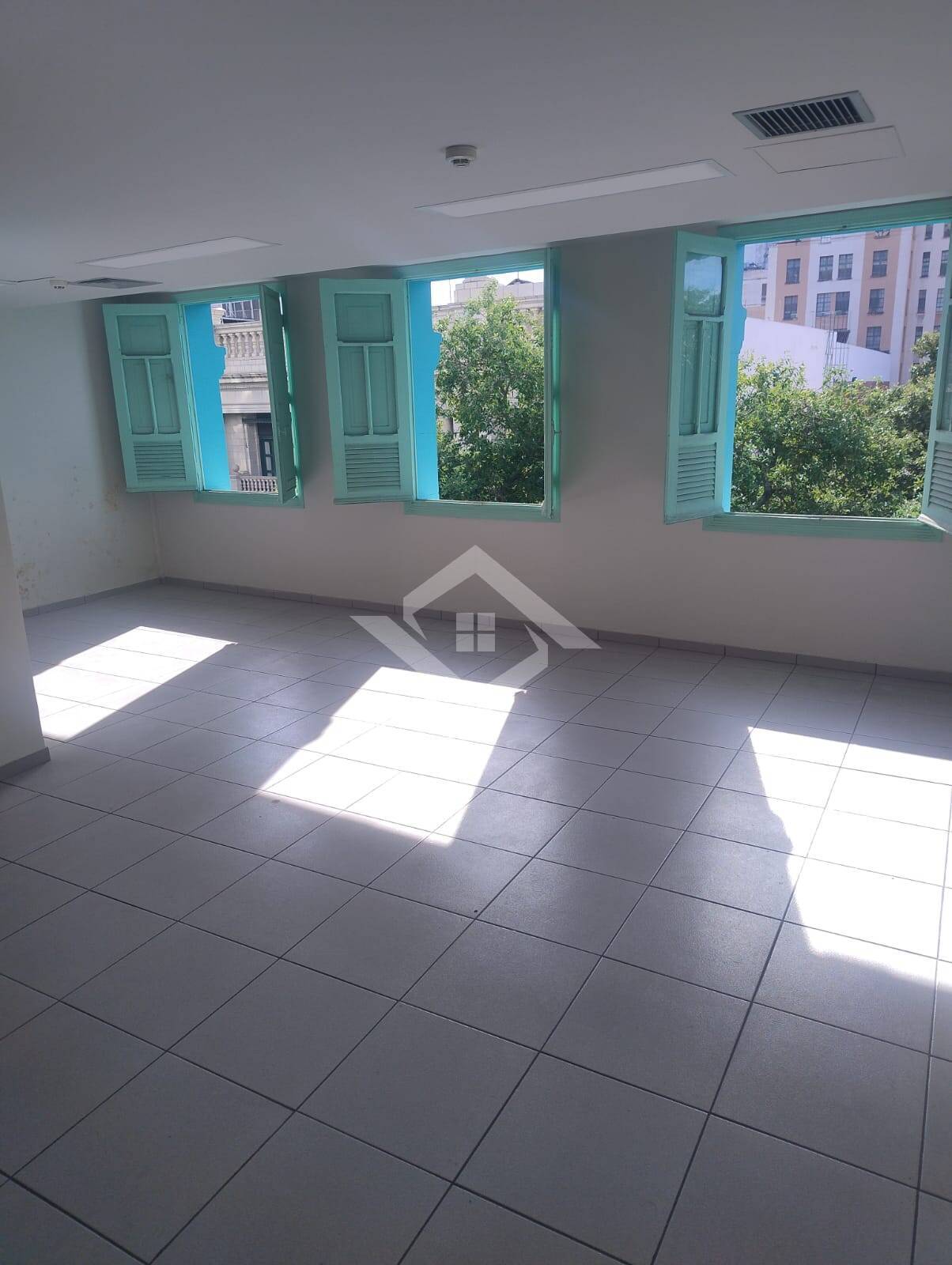 Prédio Inteiro para alugar, 141m² - Foto 1